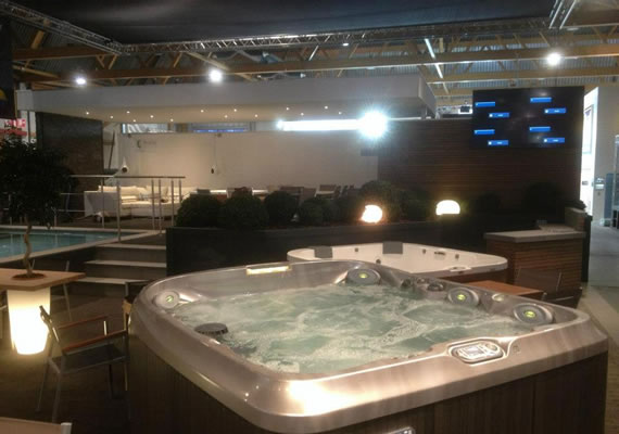 Het betreft hier een beursstand welke afgewerkt is met crepi. Batibouw 2013